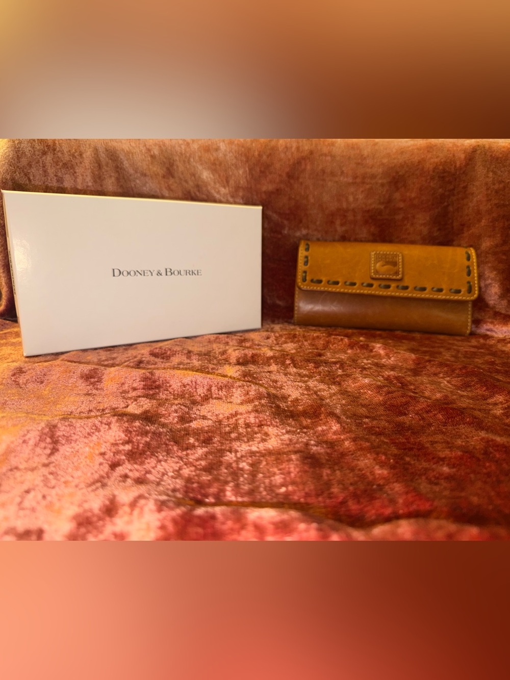 Dooney & Bourke 9Y507 NA Leather Continental Wallet NEW Unused w/ Original Box